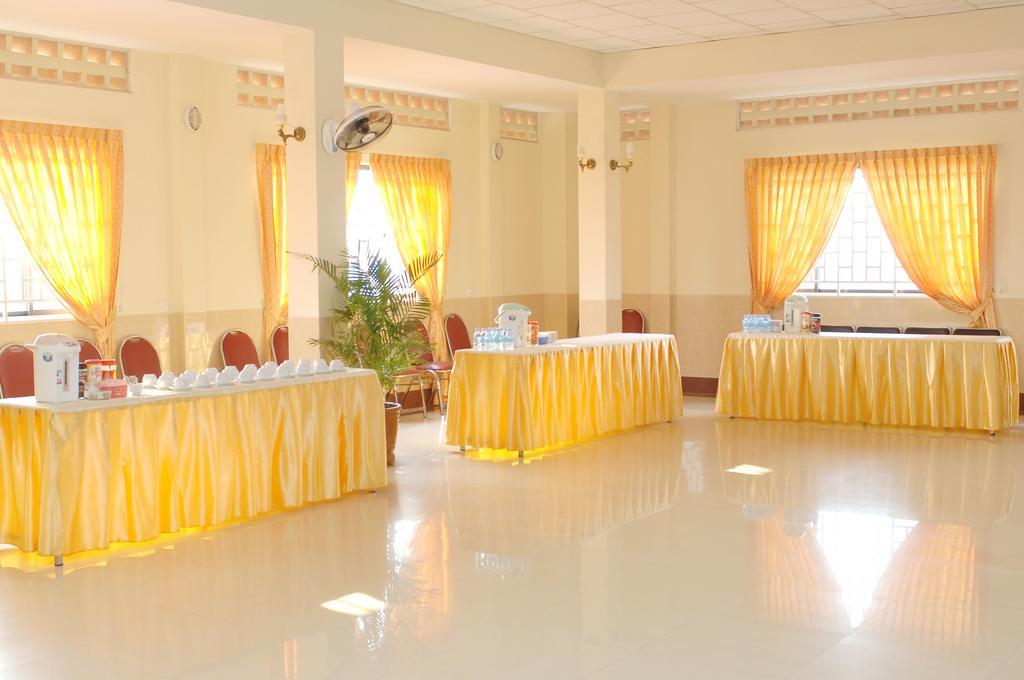 Reaksmey Battambang Hotel Room photo