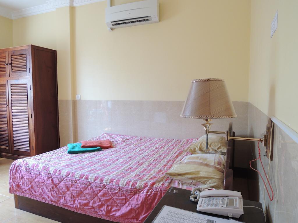 Reaksmey Battambang Hotel Room photo