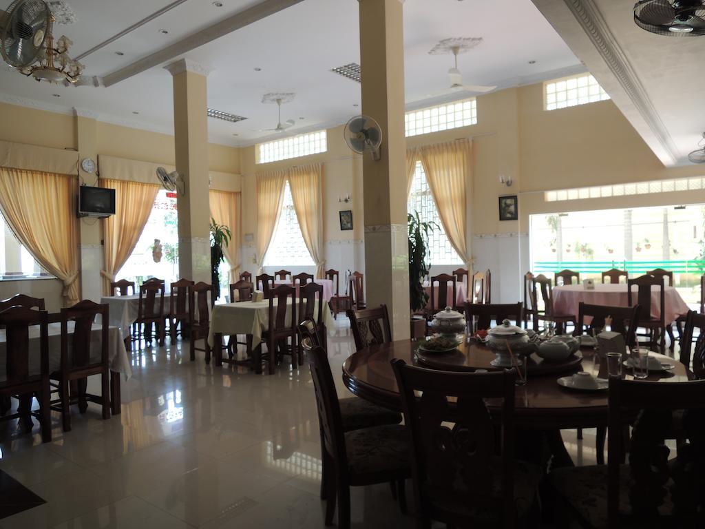 Reaksmey Battambang Hotel Exterior photo